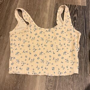 Cute floral cropped tank